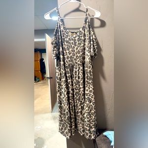 Cute sweet lovely dress for sale! Fits great just don’t wear it enough